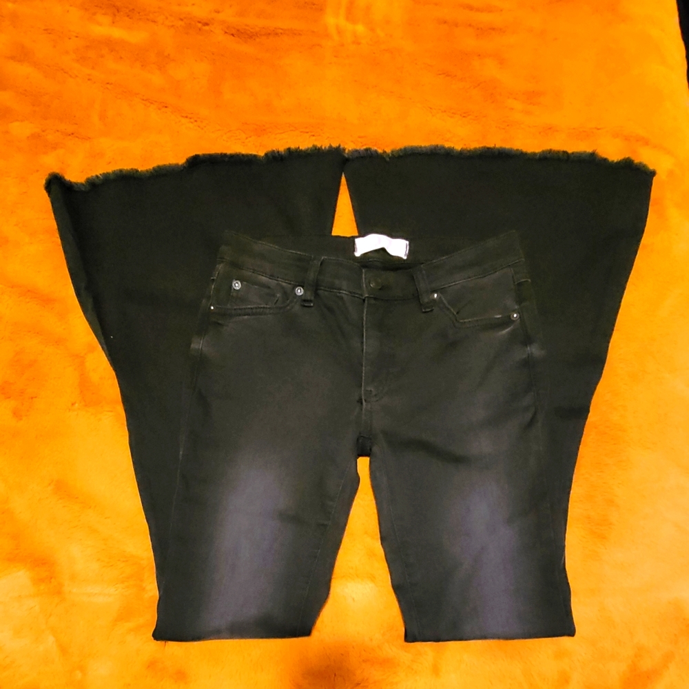 Women's Designer Free people's bell bottom jeans 👖